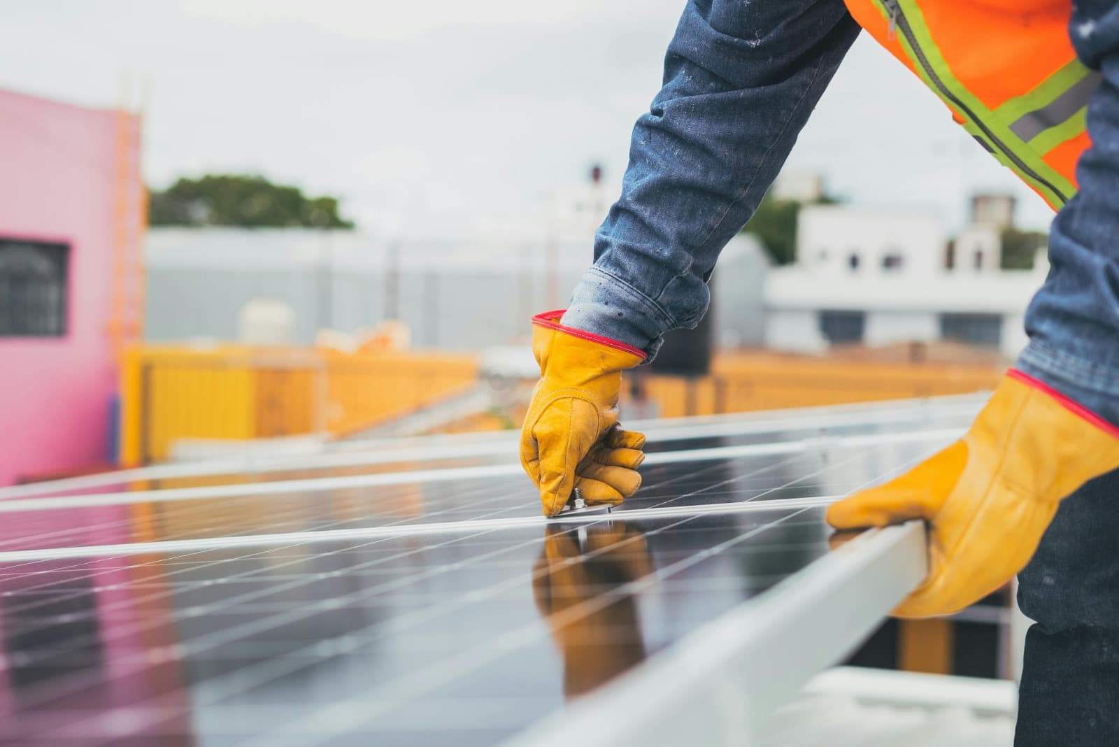 How Commercial Solar Lincoln Helps Businesses Cut Energy Costs