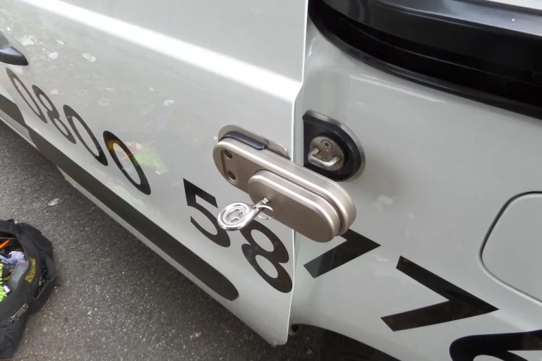 Massima Protezione con Ufo chiusura di sicurezza per furgoni di Daken Locks