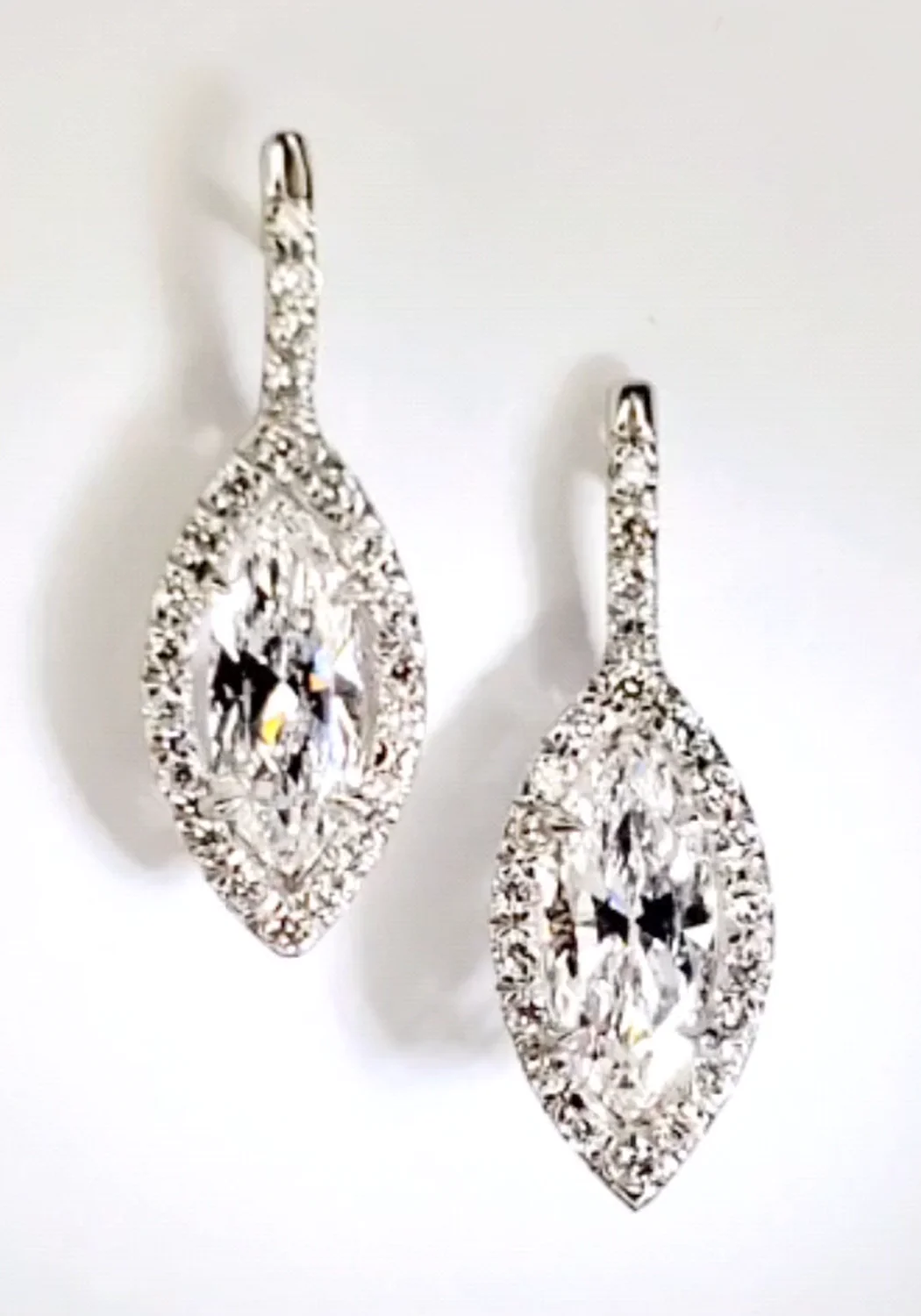 Diamond and Gold Hoop Earrings – Signature Swiss Fine Jewellery