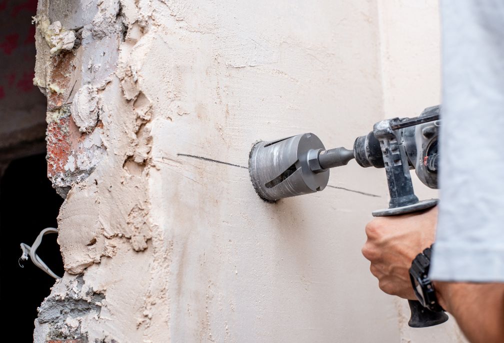 Why Hiring a Stucco Repair Contractor Is Essential